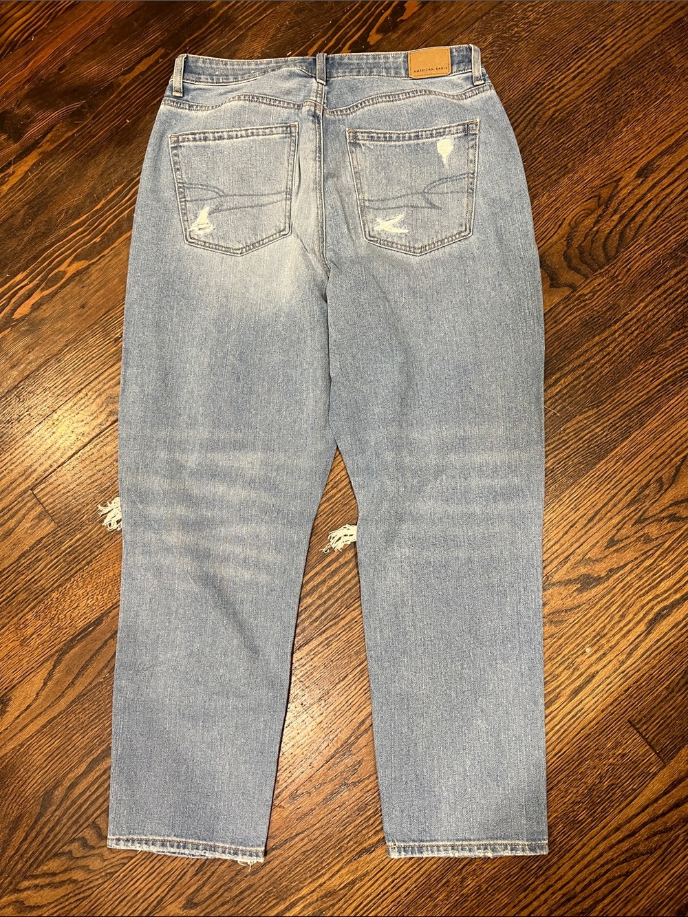 American Eagle Outfitters Light Blue Distressed Mom Jeans - Picture 3 of 4